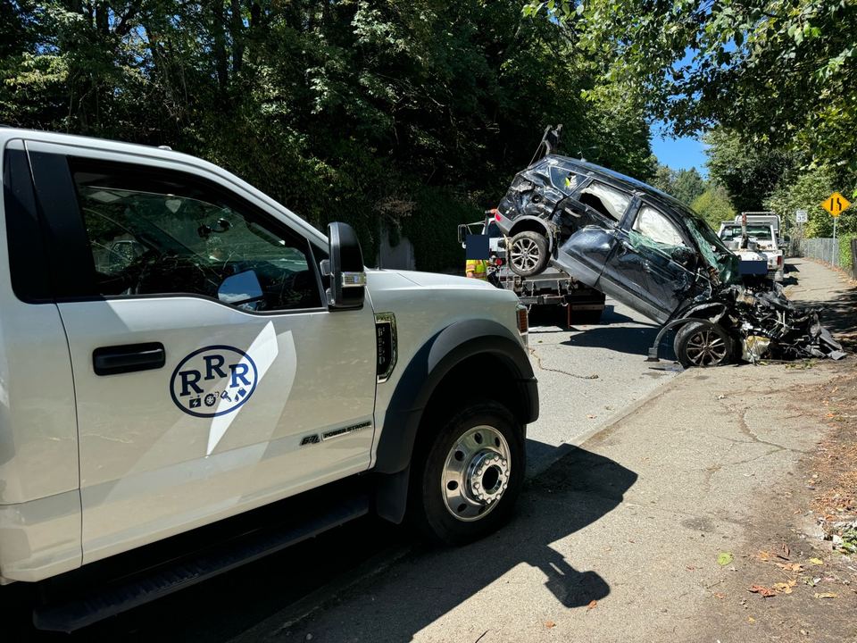 Our truck and operator at a damaged-vehicle recovery.